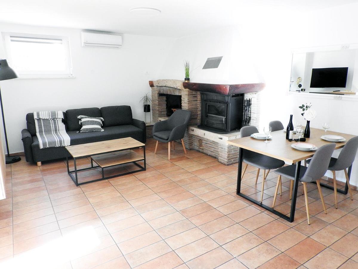 Apartment Lu, Stinjan - Pula Exteriér fotografie
