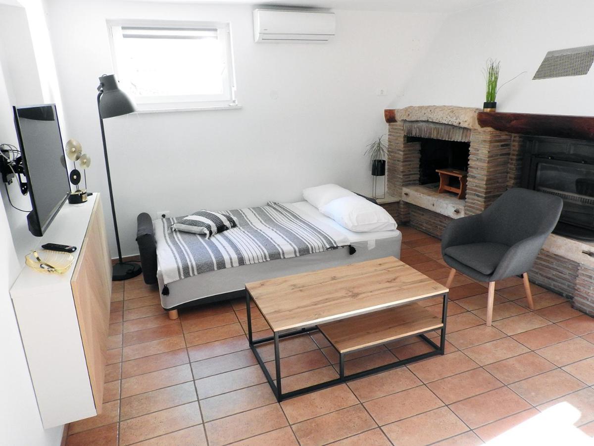 Apartment Lu, Stinjan - Pula Exteriér fotografie